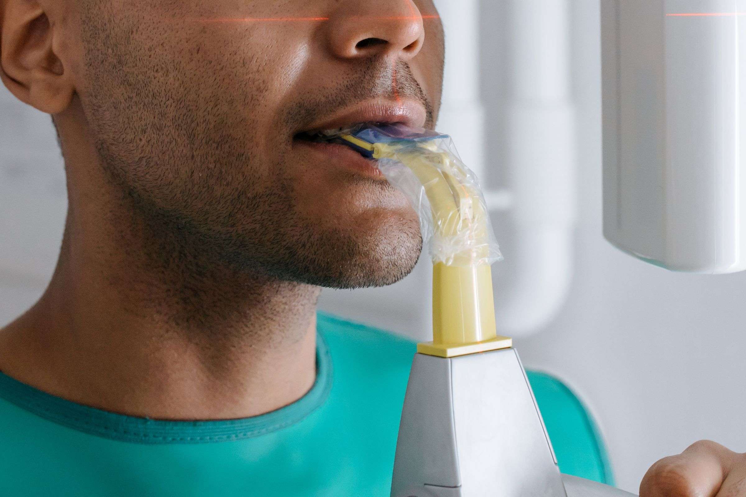 A patient gets a quick digital scan instead of an impression tray